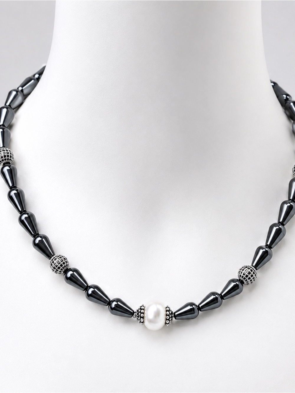 Hematite & Freshwater Pearl Necklace Art Jewelry NWT - Picture 3 of 9